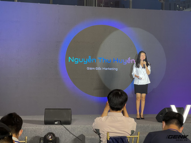 Cận cảnh Vivo V21 5G vừa ra mắt tại Việt Nam: Camera selfie 44MP chống rung OIS, có hai đèn flash trước để selfie đẹp hơn, mỏng chỉ 7,29mm, giá 9,99 triệu đồng