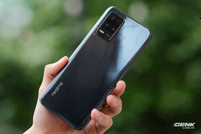 Trên tay bộ đôi Realme Q3 và Q3i: Màn hình 90Hz/120Hz, pin 5000mAh, hỗ trợ 5G, giá rẻ chỉ từ 3.6 triệu đồng - Ảnh 6. Trên tay bộ đôi Realme Q3 và Q3i: Màn hình 90Hz/120Hz, pin 5000mAh, hỗ trợ 5G, giá rẻ chỉ từ 3.6 triệu đồng - Ảnh 6.