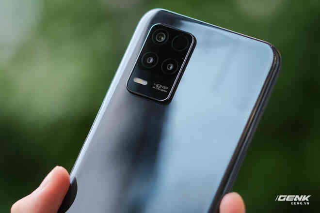 Trên tay bộ đôi Realme Q3 và Q3i: Màn hình 90Hz/120Hz, pin 5000mAh, hỗ trợ 5G, giá rẻ chỉ từ 3.6 triệu đồng - Ảnh 8. Trên tay bộ đôi Realme Q3 và Q3i: Màn hình 90Hz/120Hz, pin 5000mAh, hỗ trợ 5G, giá rẻ chỉ từ 3.6 triệu đồng - Ảnh 8.