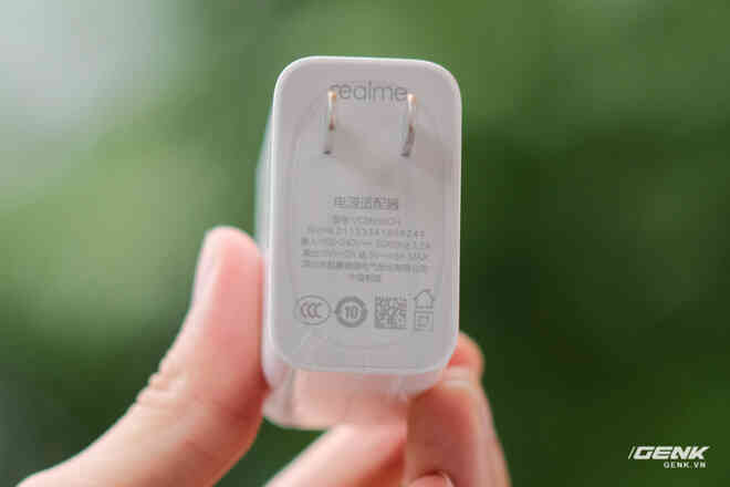 Trên tay Realme Q3 Pro: Màn hình AMOLED 120Hz, chip Dimensity 1100, camera 64MP, giá 6.2 triệu đồng - Ảnh 2. Trên tay Realme Q3 Pro: Màn hình AMOLED 120Hz, chip Dimensity 1100, camera 64MP, giá 6.2 triệu đồng - Ảnh 2.
