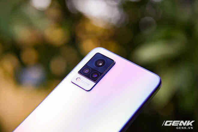 Trên tay Vivo V21 5G: thiết kế mỏng nhẹ đẹp mắt, đặc biệt có Camera selfie 44MP chống rung OIS - Ảnh 11. Trên tay Vivo V21 5G: thiết kế mỏng nhẹ đẹp mắt, đặc biệt có Camera selfie 44MP chống rung OIS - Ảnh 11.