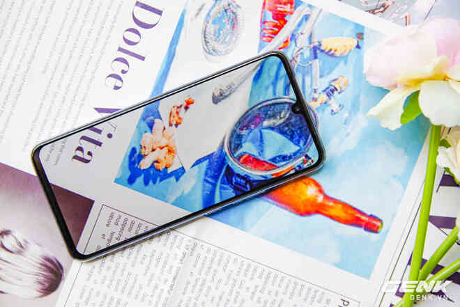 Trên tay Vivo V21 5G: thiết kế mỏng nhẹ đẹp mắt, đặc biệt có Camera selfie 44MP chống rung OIS - Ảnh 14. Trên tay Vivo V21 5G: thiết kế mỏng nhẹ đẹp mắt, đặc biệt có Camera selfie 44MP chống rung OIS - Ảnh 14.