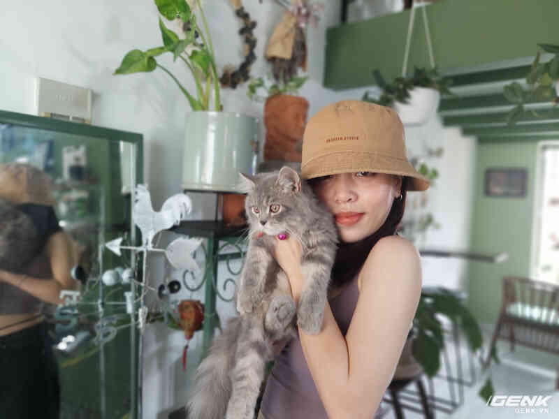 Đã có kết quả bình chọn ảnh chụp từ Galaxy A72 vs. OPPO A94: Điện thoại bên phải thua