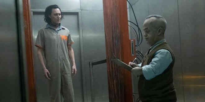 Những easter egg thú vị trong tập đầu tiên của Loki, vừa gợi chuyện quá khứ, vừa úp mở về tương lai MCU - Ảnh 7. Những easter egg thú vị trong tập đầu tiên của Loki, vừa gợi chuyện quá khứ, vừa úp mở về tương lai MCU - Ảnh 7.