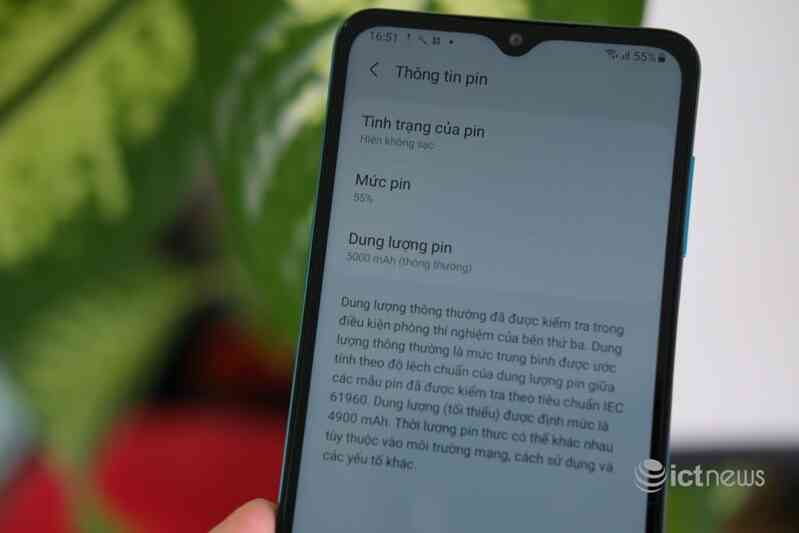 Điện thoại Samsung pin lâu, giá 3,49 triệu đồng