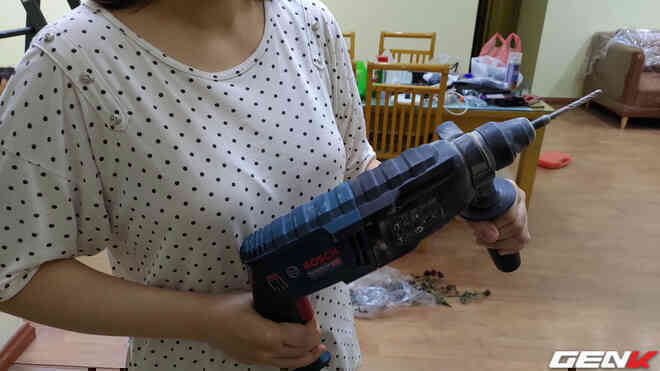 Nhà vệ sinh nóng quá, một bạn nữ chia sẻ cách tự lắp thêm quạt cho mát mà ai cũng làm được - Ảnh 4. Nhà vệ sinh nóng quá, một bạn nữ chia sẻ cách tự lắp thêm quạt cho mát mà ai cũng làm được - Ảnh 4.