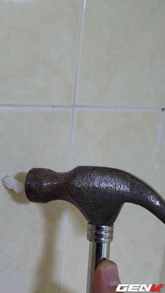 Nhà vệ sinh nóng quá, một bạn nữ chia sẻ cách tự lắp thêm quạt cho mát mà ai cũng làm được - Ảnh 7. Nhà vệ sinh nóng quá, một bạn nữ chia sẻ cách tự lắp thêm quạt cho mát mà ai cũng làm được - Ảnh 7.