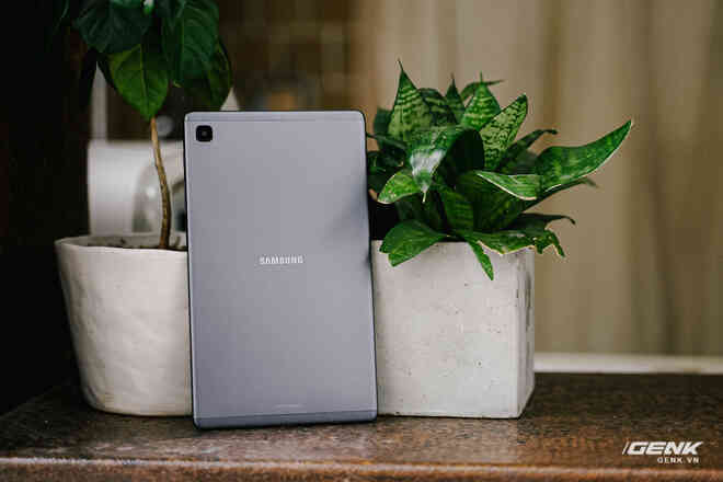 Đánh giá Galaxy Tab A7 Lite: Trở lại với những thứ cơ bản nhất mà vẫn đủ dùng - Ảnh 2. Đánh giá Galaxy Tab A7 Lite: Trở lại với những thứ cơ bản nhất mà vẫn đủ dùng - Ảnh 2.