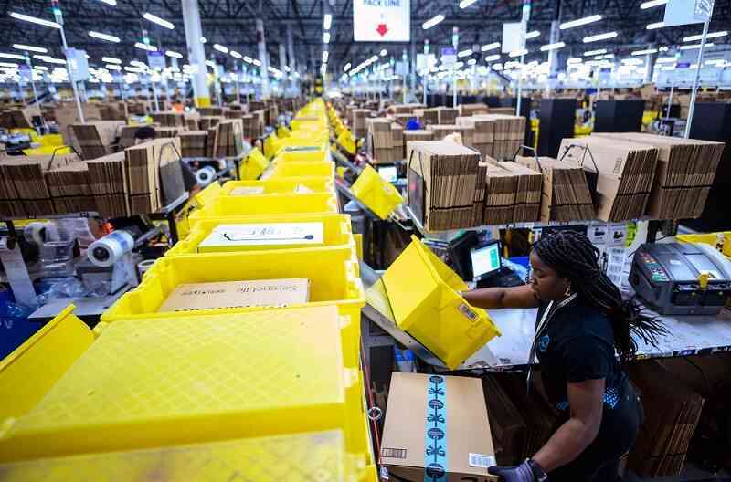 Một ngày của nhân viên kho Amazon trong đợt siêu khuyến mãi Prime Day