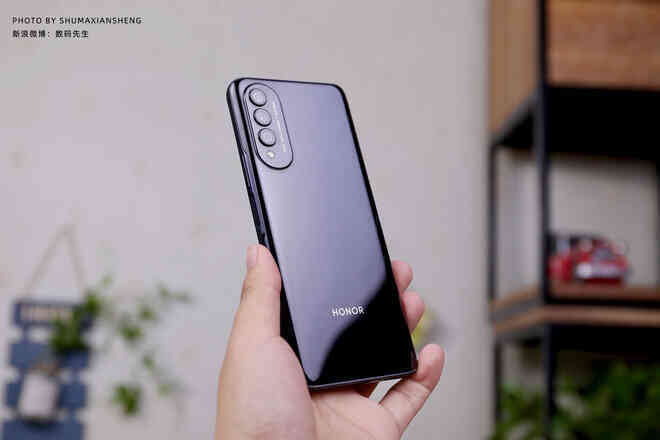 Honor X20 SE ra mắt: Thiết kế không còn giống Huawei, cấu hình tầm trung, giá 6.4 triệu đồng - Ảnh 6. Honor X20 SE ra mắt: Thiết kế không còn giống Huawei, cấu hình tầm trung, giá 6.4 triệu đồng - Ảnh 6.