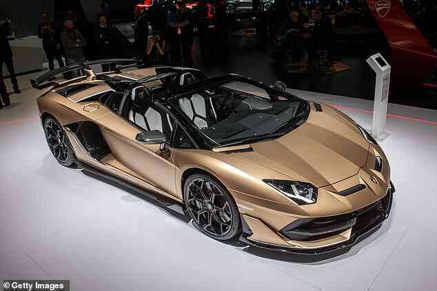 Trung Quốc: Thanh niên dùng ống xả Lamborghini Aventador nướng thịt, nướng luôn cả xe - Ảnh 4. Trung Quốc: Thanh niên dùng ống xả Lamborghini Aventador nướng thịt, nướng luôn cả xe - Ảnh 4.