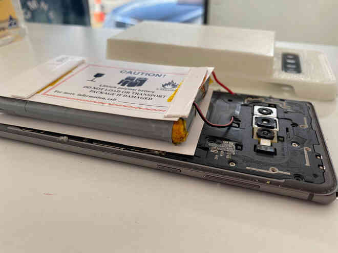 Đây là Galaxy S10 với viên pin... 14.000mAh