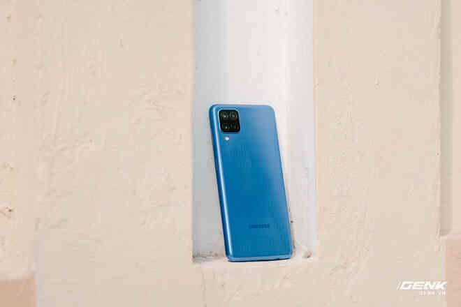 Đánh giá Samsung Galaxy M12: Pin trâu, màn hình 90Hz trong tầm giá rẻ - Ảnh 23. Đánh giá Samsung Galaxy M12: Pin trâu, màn hình 90Hz trong tầm giá rẻ - Ảnh 23.