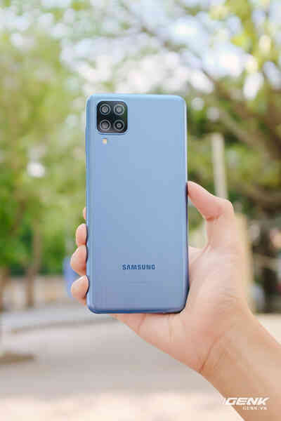 Đánh giá Samsung Galaxy M12: Pin trâu, màn hình 90Hz trong tầm giá rẻ - Ảnh 5. Đánh giá Samsung Galaxy M12: Pin trâu, màn hình 90Hz trong tầm giá rẻ - Ảnh 5.