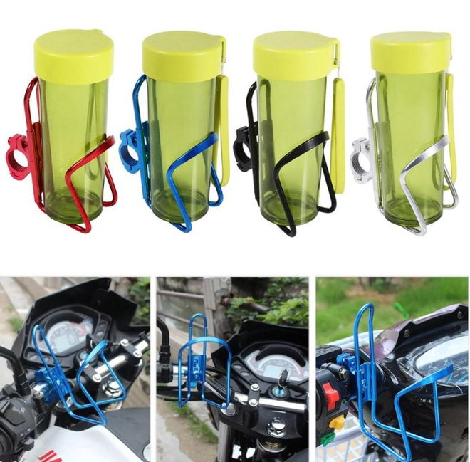 Hết hồn thanh niên để ly trà sữa lên gương xe máy rồi ung dung phóng xe, sao không mua giá treo ly nước gắn xe bạn ơi? - Ảnh 2. Hết hồn thanh niên để ly trà sữa lên gương xe máy rồi ung dung phóng xe, sao không mua giá treo ly nước gắn xe bạn ơi? - Ảnh 2.