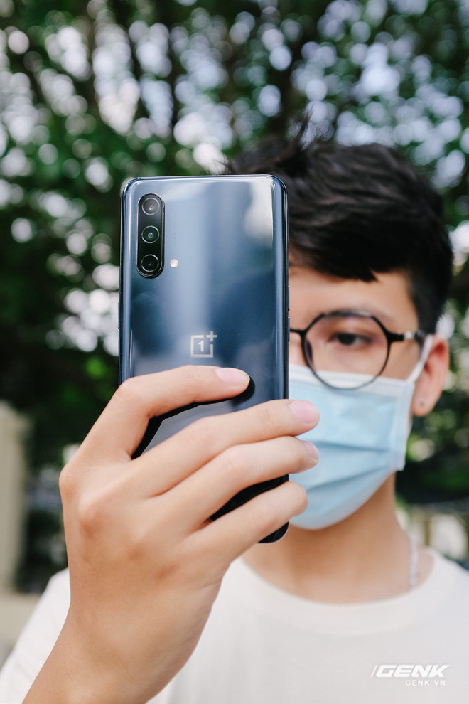 Mở hộp OnePlus Nord CE 5G: Nhiều phụ kiện, thiết kế mỏng nhẹ đơn giản, tích hợp 5G với Snapdragon 750G - Ảnh 13. Mở hộp OnePlus Nord CE 5G: Nhiều phụ kiện, thiết kế mỏng nhẹ đơn giản, tích hợp 5G với Snapdragon 750G - Ảnh 13.