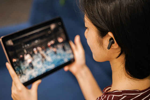 Đánh giá JBL Live Pro+ TWS: Chống ồn “đỉnh chóp”, chất âm hay, pin bền mà giá chỉ dưới 3 triệu - Ảnh 4. Đánh giá JBL Live Pro+ TWS: Chống ồn “đỉnh chóp”, chất âm hay, pin bền mà giá chỉ dưới 3 triệu - Ảnh 4.