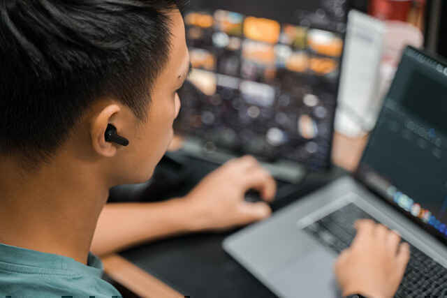 Đánh giá JBL Live Pro+ TWS: Chống ồn “đỉnh chóp”, chất âm hay, pin bền mà giá chỉ dưới 3 triệu - Ảnh 6. Đánh giá JBL Live Pro+ TWS: Chống ồn “đỉnh chóp”, chất âm hay, pin bền mà giá chỉ dưới 3 triệu - Ảnh 6.