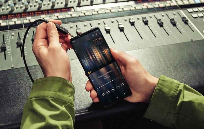 Điện thoại Sony trở lại ảnh 3 Dien thoai Sony tro lai anh 3