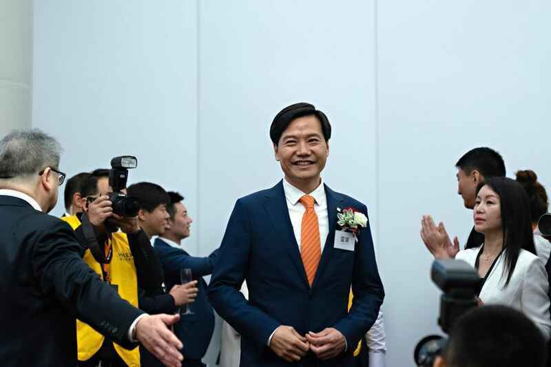 Tỷ phú công nghệ Trung Quốc chăm chỉ làm từ thiện giữa bão điều tra