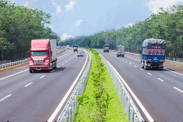 Ứng dụng công nghệ, cấp thẻ nhận diện xe ưu tiên hoạt động trên “luồng xanh” trong 4 phút