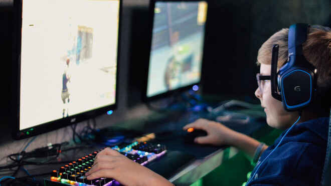 5+ tác hại của việc chơi game đối với não bộ và sức khỏe