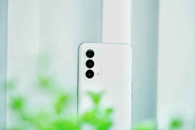 realme GT Master Edition ra mắt: Màn hình AMOLED 120Hz, Snapdragon 778G/870, sạc nhanh 65W, giá từ 8.5 triệu đồng - Ảnh 3. realme GT Master Edition ra mắt: Màn hình AMOLED 120Hz, Snapdragon 778G/870, sạc nhanh 65W, giá từ 8.5 triệu đồng - Ảnh 3.