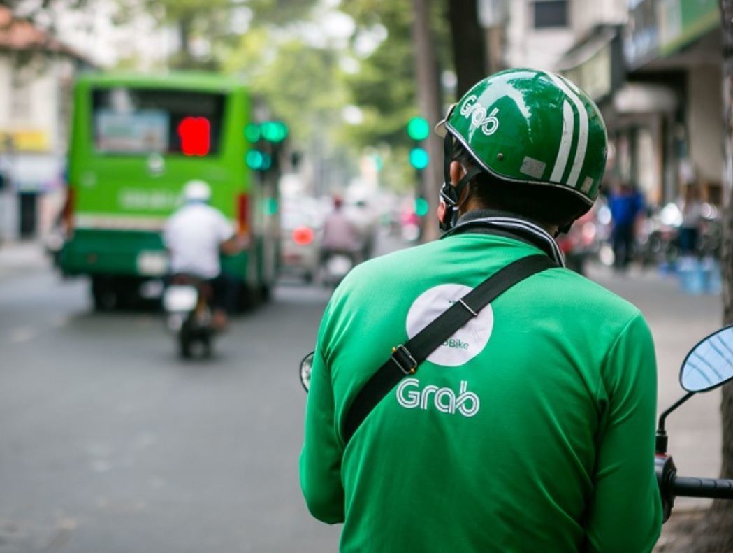 Hà Nội giãn cách theo Chỉ thị 16, taxi và xe công nghệ tạm dừng hoạt động