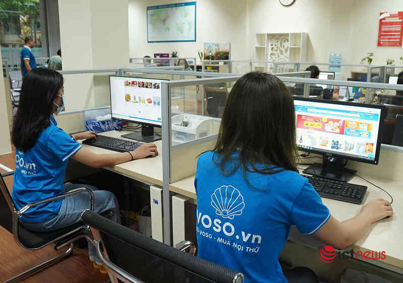 Những người hoạt động xuyên mùa dịch, đảm bảo vận chuyển hàng thiết yếu đến người dân