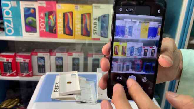 Smartphone Vsmart bất ngờ xuất hiện trên thị trường dù Vingroup đã rút khỏi thị trường di động (Cập nhật: Phản hồi từ VinSmart) - Ảnh 5. Smartphone Vsmart bất ngờ xuất hiện trên thị trường dù Vingroup đã rút khỏi thị trường di động (Cập nhật: Phản hồi từ VinSmart) - Ảnh 5.