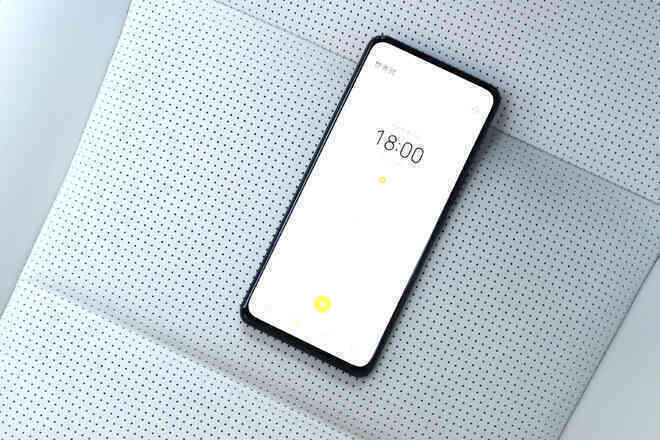 ZTE ra mắt smartphone với camera ẩn dưới màn hình thế hệ mới, giá từ 7.7 triệu đồng - Ảnh 2. ZTE ra mắt smartphone với camera ẩn dưới màn hình thế hệ mới, giá từ 7.7 triệu đồng - Ảnh 2.
