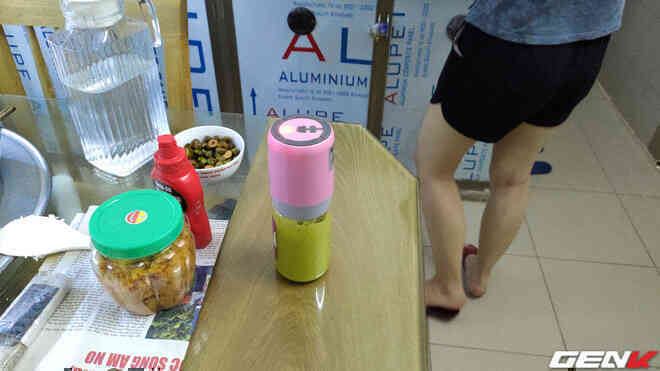 Đánh giá máy xay sinh tố cầm tay Ranbem 828B: đẹp nữ tính, dáng nhỏ xinh, làm quà tặng cho người yêu hoặc vợ thì hết sảy! - Ảnh 19. Đánh giá máy xay sinh tố cầm tay Ranbem 828B: đẹp nữ tính, dáng nhỏ xinh, làm quà tặng cho người yêu hoặc vợ thì hết sảy! - Ảnh 19.