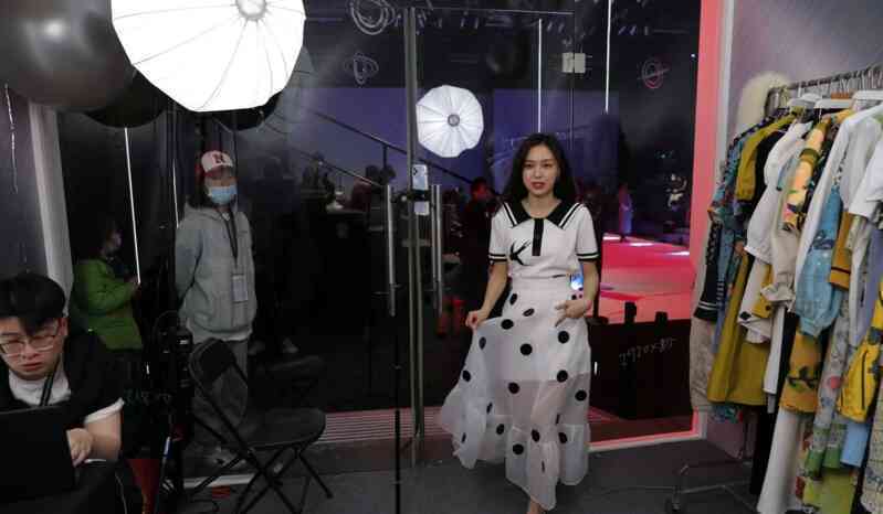 Livestream bán hàng tại Trung Quốc ảnh 2 Livestream ban hang tai Trung Quoc anh 2