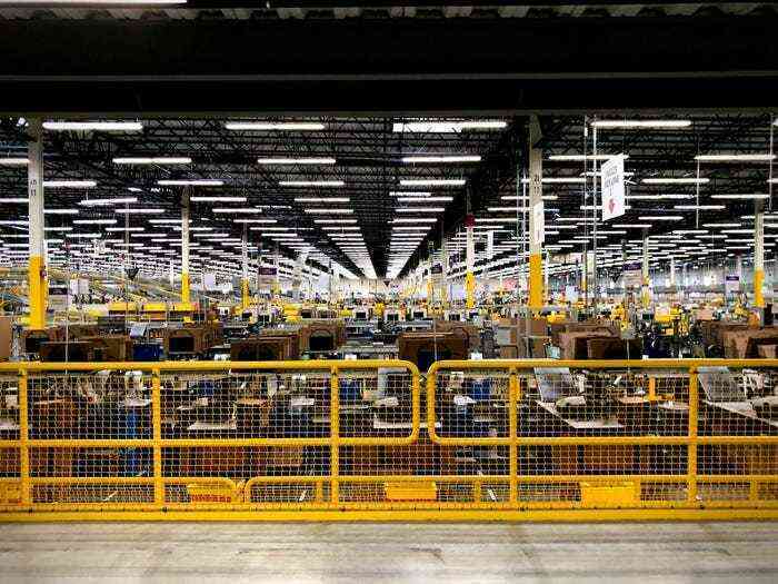 Những con số biết nói về Amazon sau 27 năm dưới bàn tay Jeff Bezos