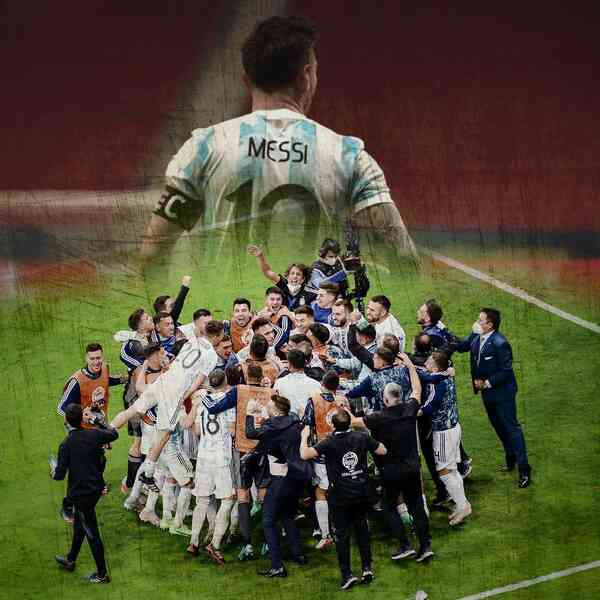 Fan bóng đá chào đón trận chung kết Argentina vs Brazil ở Copa America