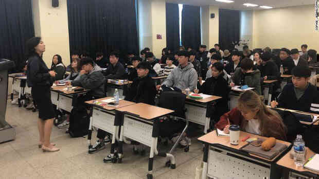 42% trai trẻ Hàn Quốc không quan hệ tình dục suốt 1 năm qua, nguyên nhân do đâu?