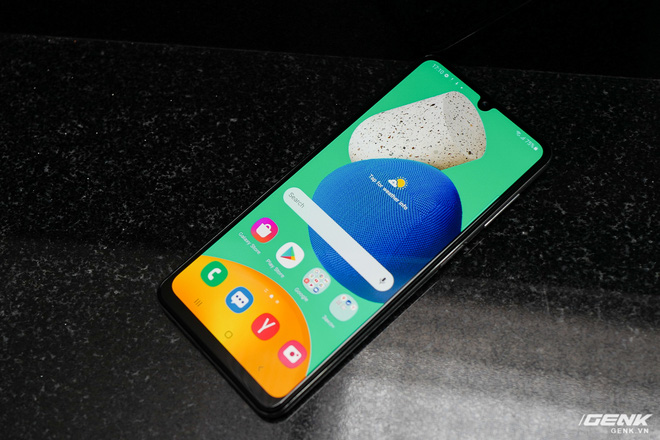 Trên tay Samsung Galaxy M32: Ngoại hình bắt mắt, camera đa dụng, pin 5000mAh, giá 6.290.000 đồng - Ảnh 14. Trên tay Samsung Galaxy M32: Ngoại hình bắt mắt, camera đa dụng, pin 5000mAh, giá 6.290.000 đồng - Ảnh 14.