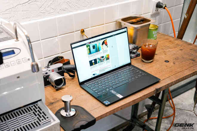 Đánh giá laptop Lenovo YOGA Slim 9i: Cái gì cũng ngon, mỗi tội giá còn cao quá! - Ảnh 8. Đánh giá laptop Lenovo YOGA Slim 9i: Cái gì cũng ngon, mỗi tội giá còn cao quá! - Ảnh 8.