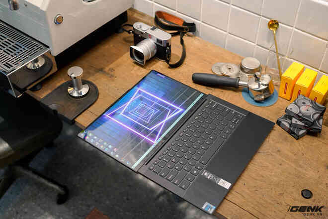 Đánh giá laptop Lenovo YOGA Slim 9i: Cái gì cũng ngon, mỗi tội giá còn cao quá! - Ảnh 10. Đánh giá laptop Lenovo YOGA Slim 9i: Cái gì cũng ngon, mỗi tội giá còn cao quá! - Ảnh 10.