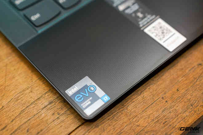 Đánh giá laptop Lenovo YOGA Slim 9i: Cái gì cũng ngon, mỗi tội giá còn cao quá! - Ảnh 15. Đánh giá laptop Lenovo YOGA Slim 9i: Cái gì cũng ngon, mỗi tội giá còn cao quá! - Ảnh 15.