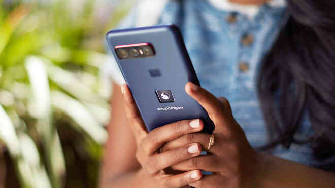 Qualcomm giới thiệu smartphone "Snapdragon Insiders": Giá 1500 USD nhưng vừa ra mắt đã lỗi thời!