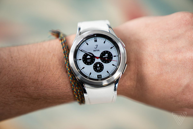 Samsung ra mắt Galaxy Watch 4: Phần cứng Samsung, phần mềm Google, đẹp cả đôi đường - Ảnh 2. Samsung ra mắt Galaxy Watch 4: Phần cứng Samsung, phần mềm Google, đẹp cả đôi đường - Ảnh 2.