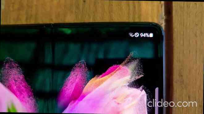 Trên tay Galaxy Z Fold 3 và Z Flip 3 trước giờ ra mắt: Camera ẩn dưới màn hình, thiết kế mới - Ảnh 3. Trên tay Galaxy Z Fold 3 và Z Flip 3 trước giờ ra mắt: Camera ẩn dưới màn hình, thiết kế mới - Ảnh 3.
