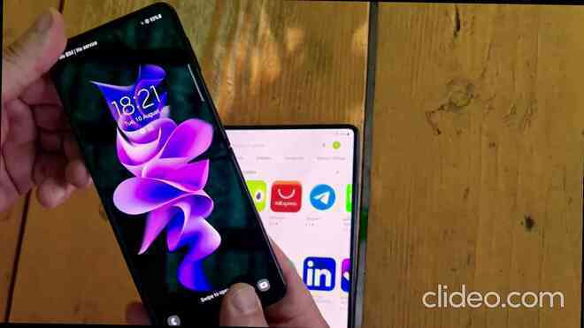 Trên tay Galaxy Z Fold 3 và Z Flip 3 trước giờ ra mắt: Camera ẩn dưới màn hình, thiết kế mới - Ảnh 7. Trên tay Galaxy Z Fold 3 và Z Flip 3 trước giờ ra mắt: Camera ẩn dưới màn hình, thiết kế mới - Ảnh 7.