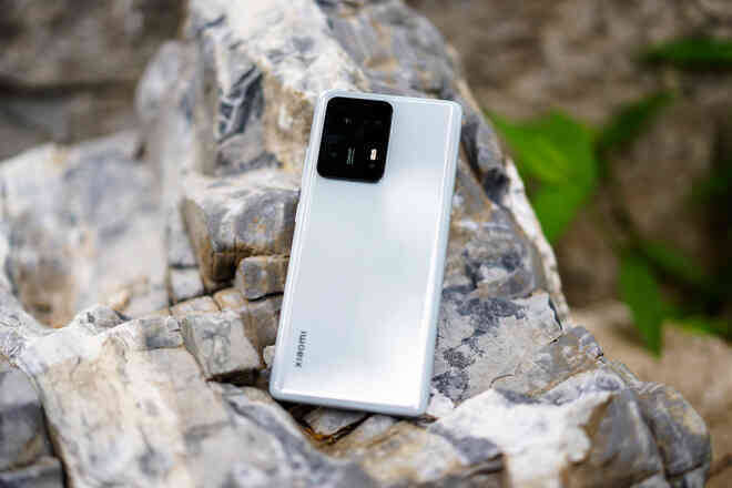 Trên tay Xiaomi Mi MIX 4: Mặt lưng gốm, camera ẩn dưới màn hình, chip Snapdragon 888+, giá chỉ từ 17.5 triệu đồng - Ảnh 3. Trên tay Xiaomi Mi MIX 4: Mặt lưng gốm, camera ẩn dưới màn hình, chip Snapdragon 888+, giá chỉ từ 17.5 triệu đồng - Ảnh 3.
