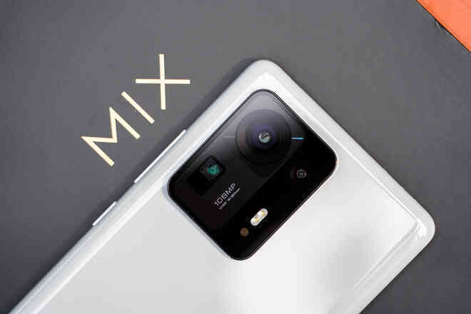 Trên tay Xiaomi Mi MIX 4: Mặt lưng gốm, camera ẩn dưới màn hình, chip Snapdragon 888+, giá chỉ từ 17.5 triệu đồng - Ảnh 4. Trên tay Xiaomi Mi MIX 4: Mặt lưng gốm, camera ẩn dưới màn hình, chip Snapdragon 888+, giá chỉ từ 17.5 triệu đồng - Ảnh 4.