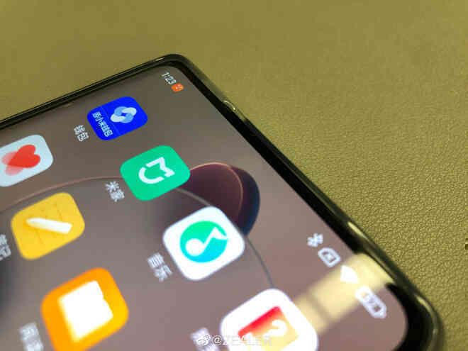 Trên tay Xiaomi Mi MIX 4: Mặt lưng gốm, camera ẩn dưới màn hình, chip Snapdragon 888+, giá chỉ từ 17.5 triệu đồng - Ảnh 9. Trên tay Xiaomi Mi MIX 4: Mặt lưng gốm, camera ẩn dưới màn hình, chip Snapdragon 888+, giá chỉ từ 17.5 triệu đồng - Ảnh 9.