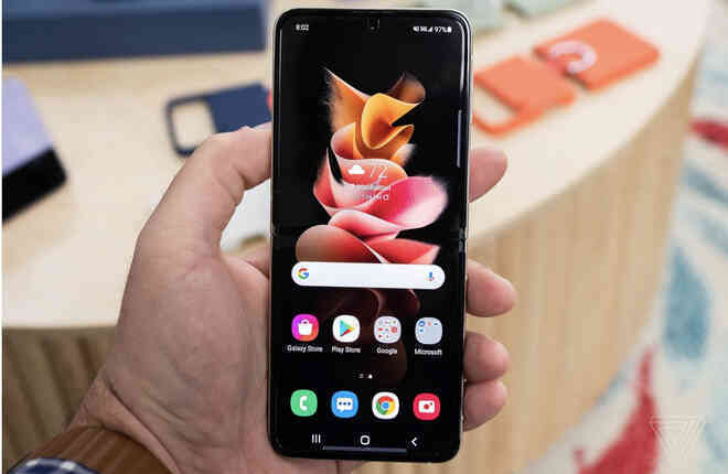 Z Fold3 đã khiến Galaxy Note vĩnh viễn ra đi, liệu tương lai Z Flip có thay thế luôn Galaxy S? - Ảnh 6. Z Fold3 đã khiến Galaxy Note vĩnh viễn ra đi, liệu tương lai Z Flip có thay thế luôn Galaxy S? - Ảnh 6.