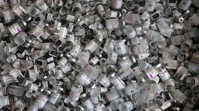 Những đường ống tý hon này có thể giúp các quốc gia nghèo tự chủ được vắc-xin