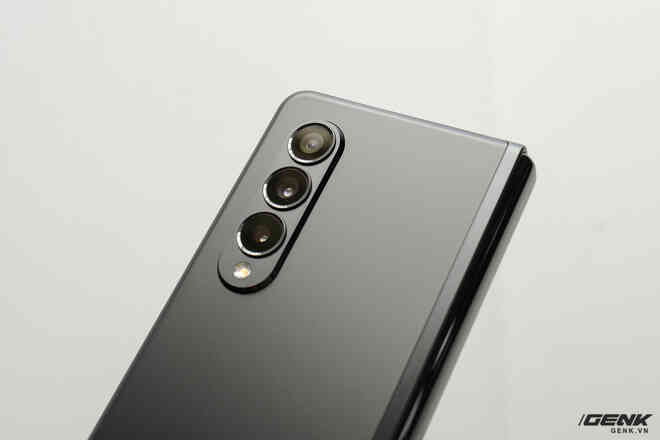 Trải nghiệm nhanh Galaxy Z Fold3: Đôi khi tôi quên mất màn hình này có nốt ruồi... - Ảnh 14. Trải nghiệm nhanh Galaxy Z Fold3: Đôi khi tôi quên mất màn hình này có nốt ruồi... - Ảnh 14.